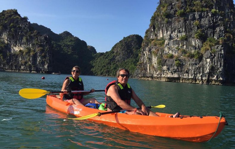 Renea Cruises Halong: Expert Reviews + Itinerary