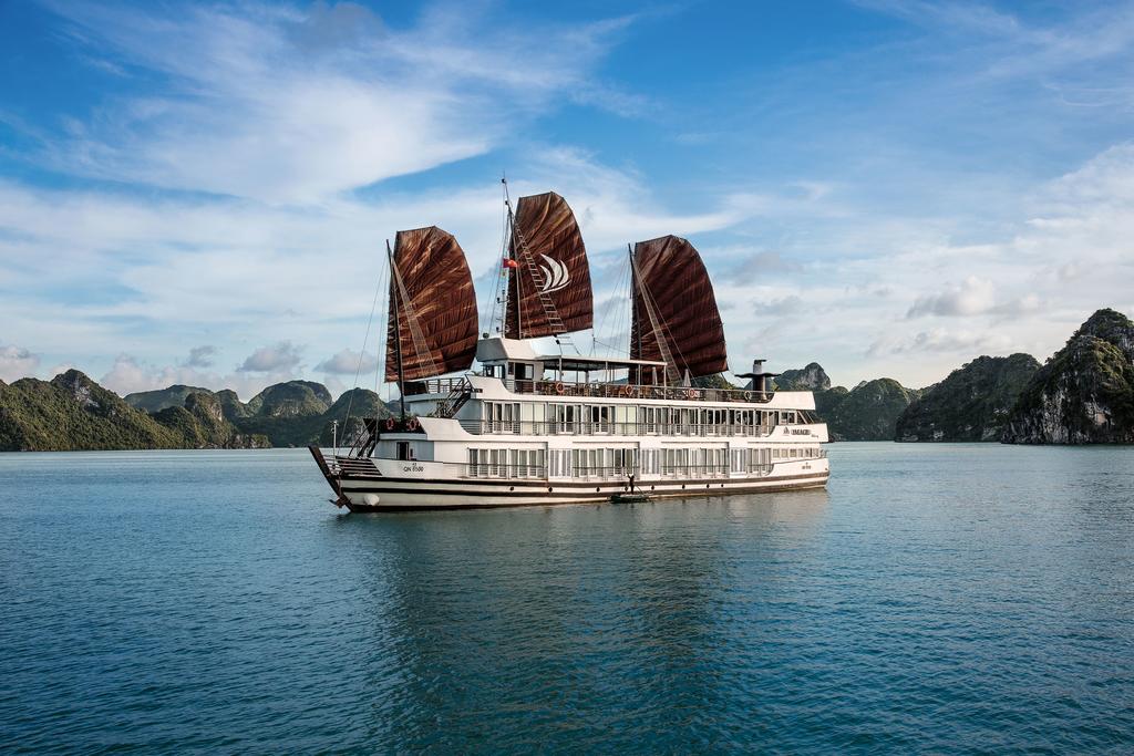 Halong Bay Overnight Cruise Or Day Cruise Which One Should I Choose