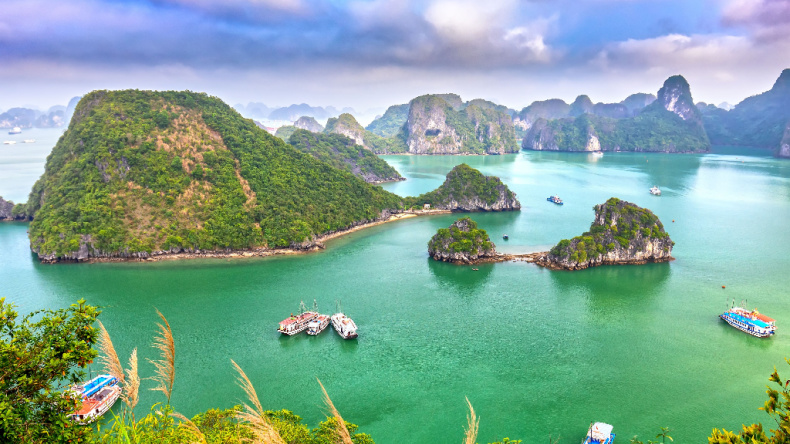 Is Halong Bay Worth Visiting? 12 Reasons to Visit Halong Bay